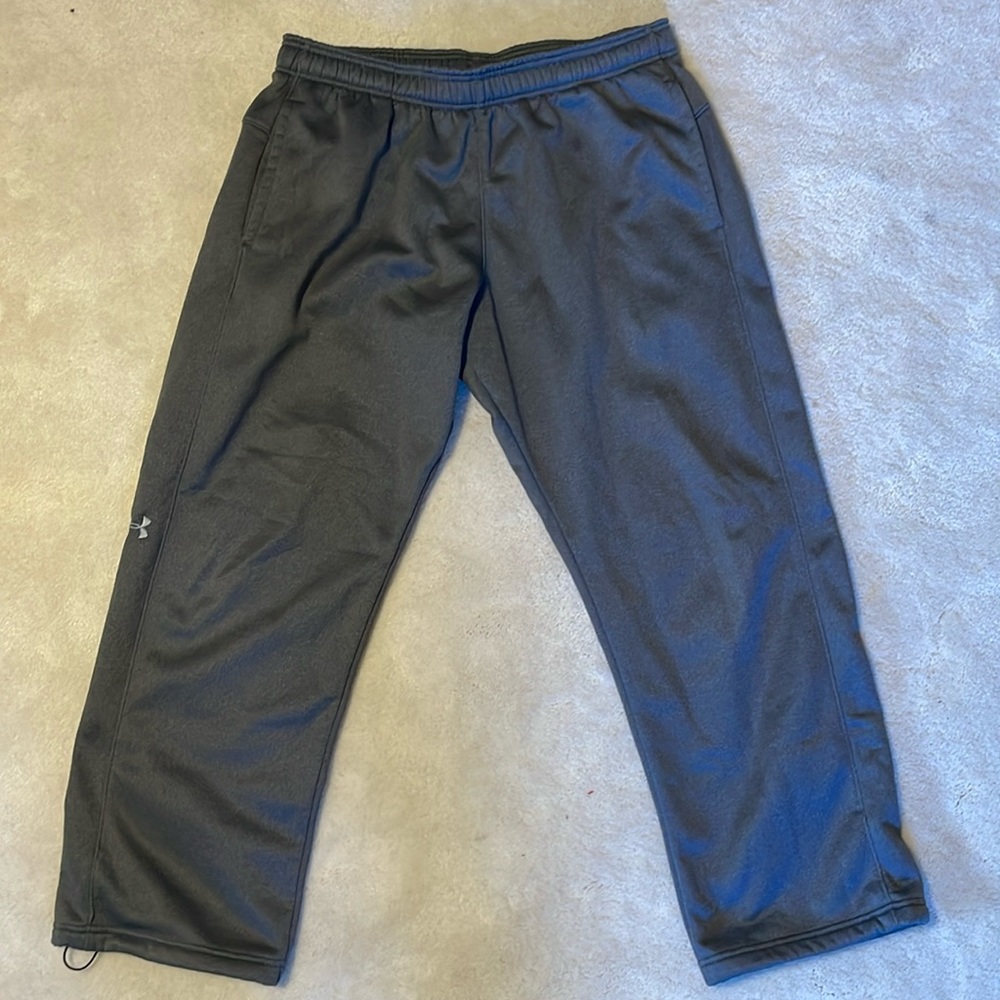 Under Armour Grey Fleece Sweat Pants. EUC